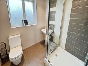 En suite- click for photo gallery